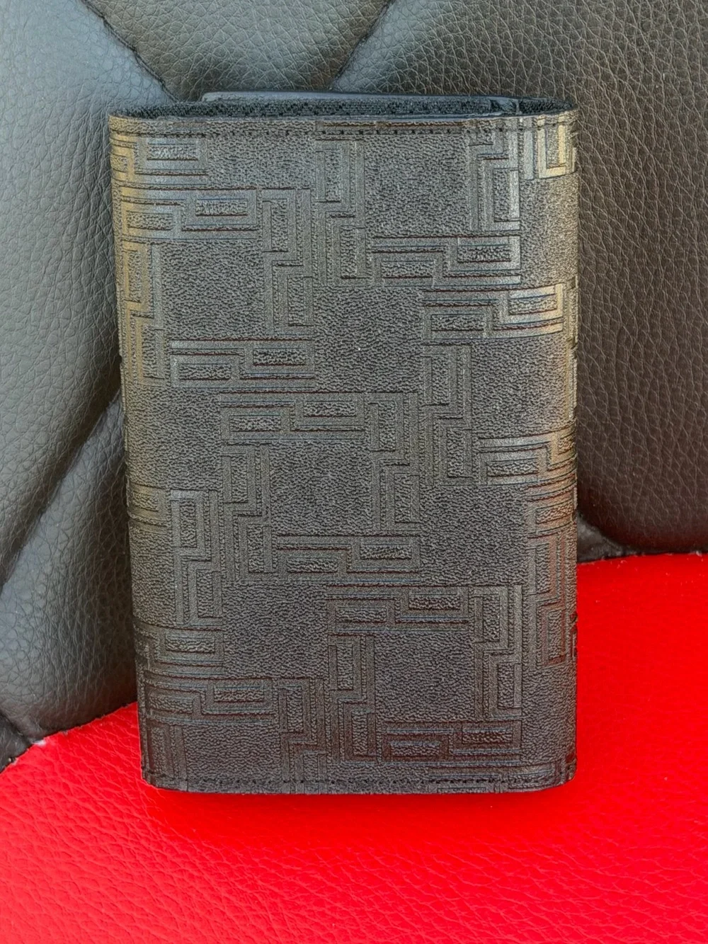 Dunhill like new key holder
